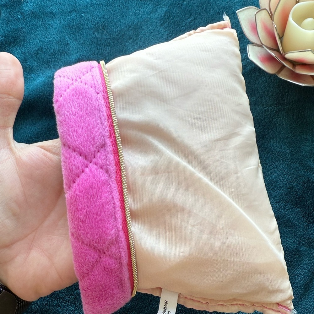 ipsy Pink Quilted Pouch with Gold Accents - Picture 4 of 5
